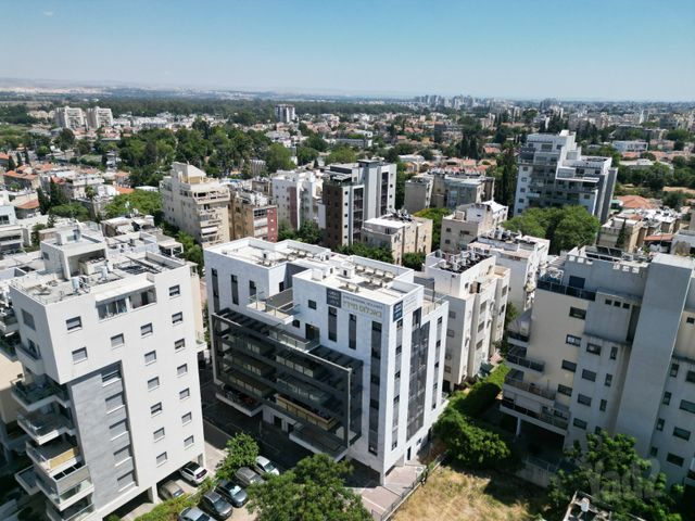 נחמיה עמינוח 
