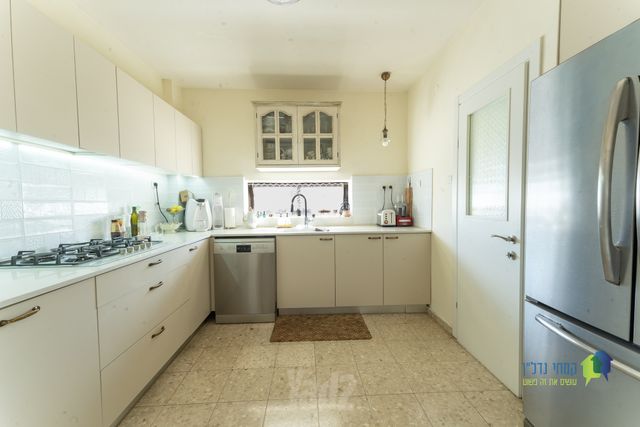 גג/ פנטהאוז, ישראל טייבר, גבעת הרמבם, גבעתיים