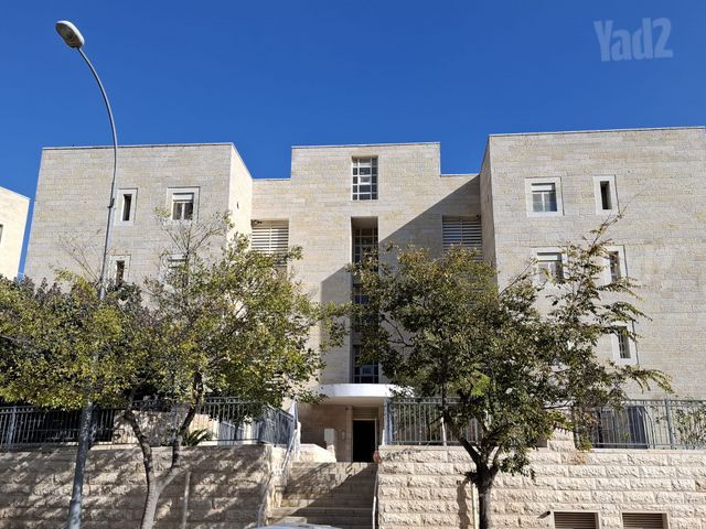 דירה להשכרה בירושלים (תיווך) — 2