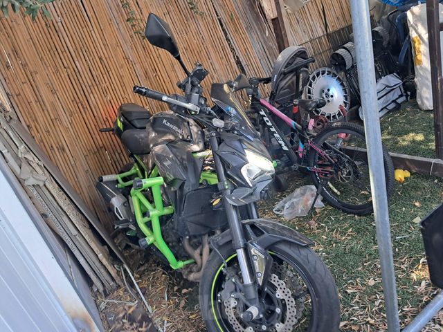 מודעת רכב קאוואסאקי Z900
