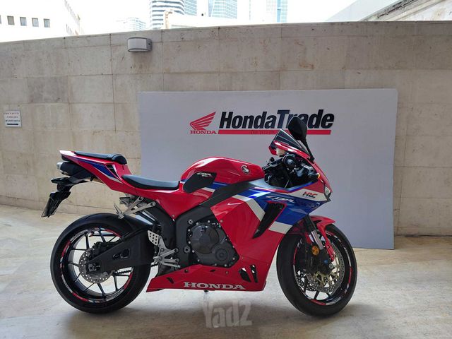 מודעת רכב הונדה CBR600RR