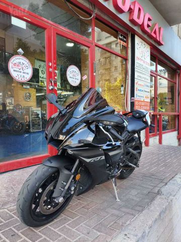 מודעת רכב ימאהה YZF-R1