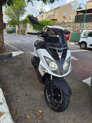 מודעת רכב סאן יאנג ג'וי רייד 200