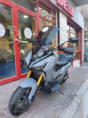 מודעת רכב סאן יאנג ADX400