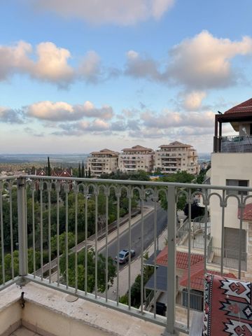 חוחית 9