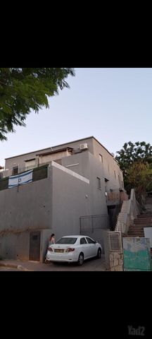 ספיר 27