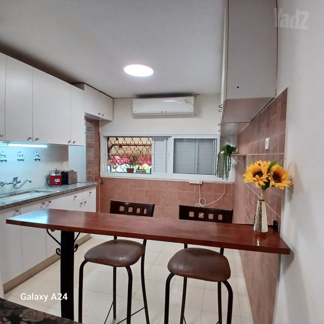 הצנחנים 10
