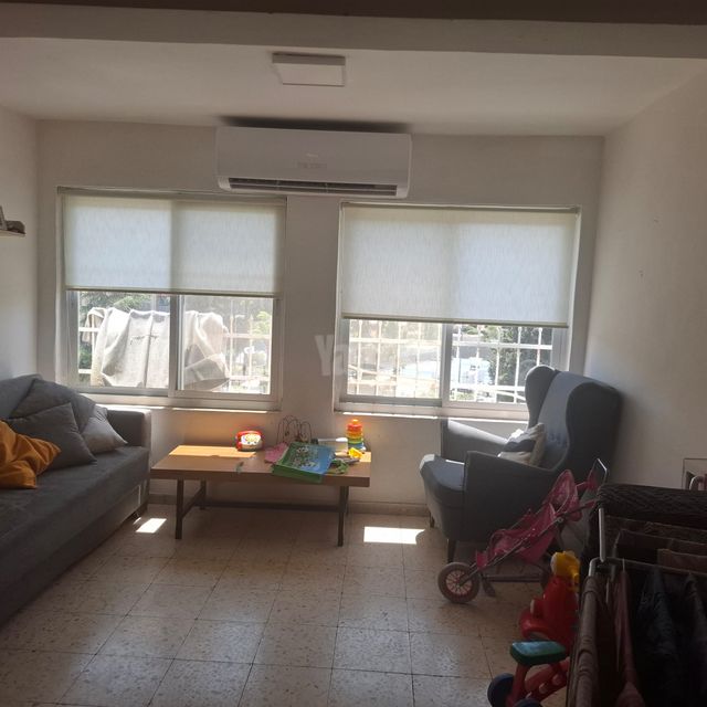 אברהם אלמליח 143