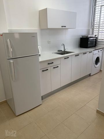 פתח תקווה 33
