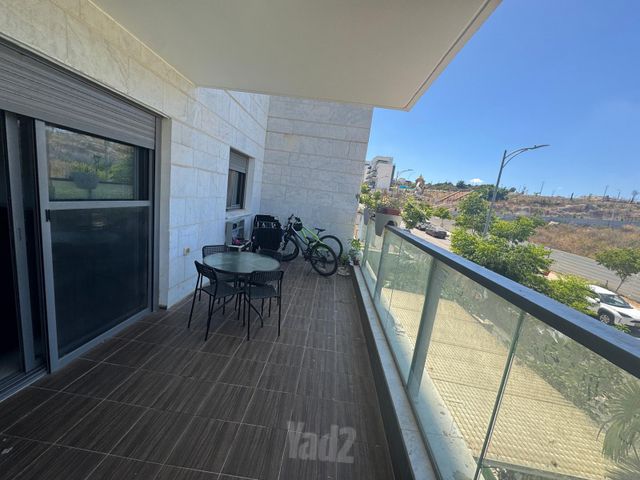כלנית 22
