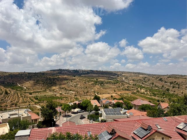 נחמיה 