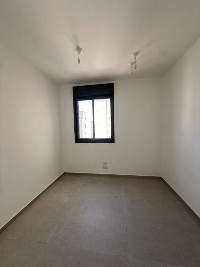 דירה, דקר, קרית שרת מערב, חולון