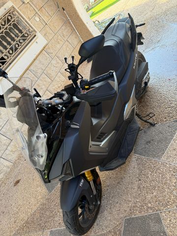 מודעת רכב סאן יאנג ADX400