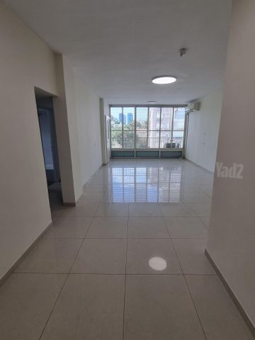 דרך זאב ז'בוטינסקי 48