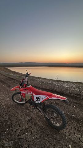 מודעת רכב גאס-גאס EC250