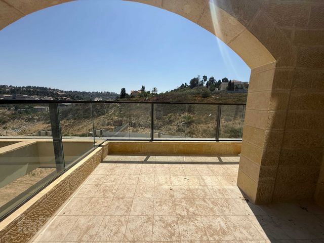 השדות 2