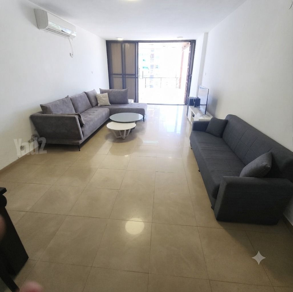 גג/ פנטהאוז, הרב עוזיאל 8, לב העיר, בת ים