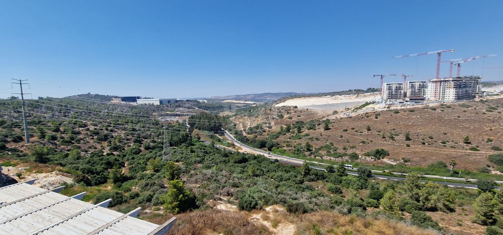 גג/ פנטהאוז להשכרה בבית שמש (תיווך) — 4