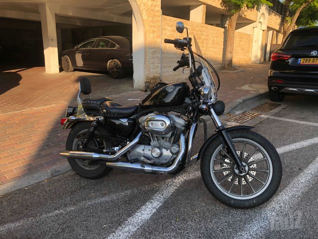 מודעת רכב הרלי דיווידסון ספורטסטר 883