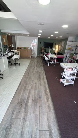 חנויות/ שטח מסחרי, רסקו א', חולון