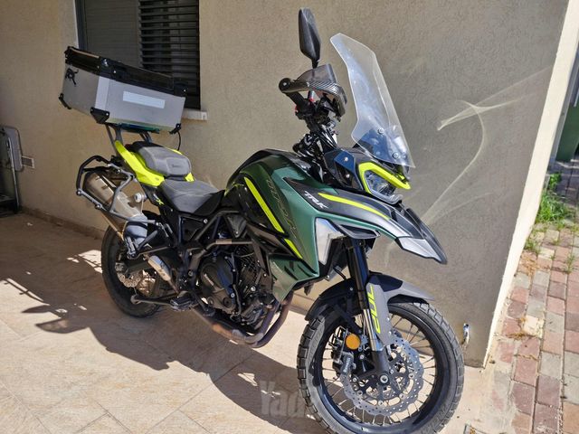 מודעת רכב בנלי TRK702X