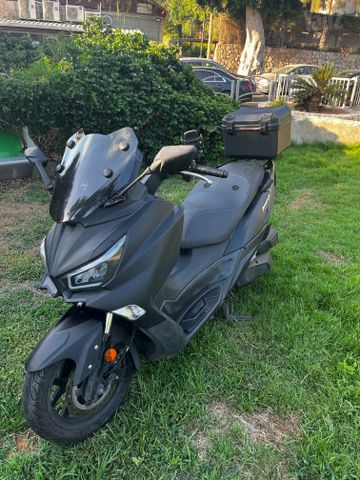 מודעת רכב סאן יאנג ג'וי-מקס Z-250