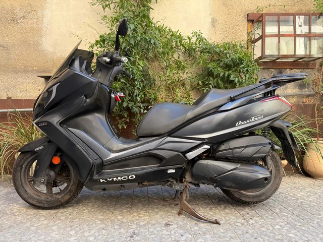 מודעת רכב קימקו דאון-טאון 250
