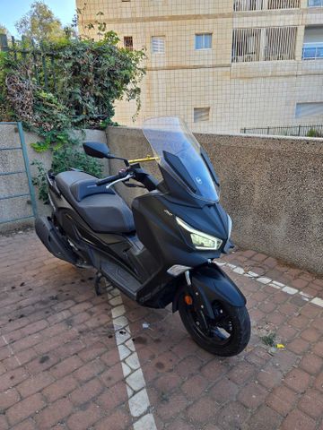 מודעת רכב סאן יאנג ג'וי-מקס Z-250