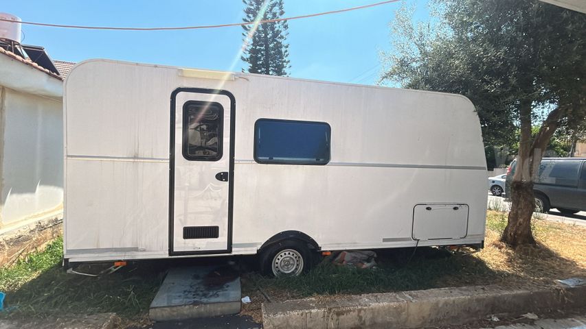 מודעת רכב נגרר (קראוון נגרר)