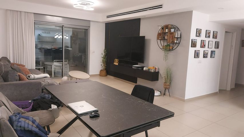 אהוד מנור 13