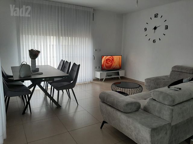 תאנה 42