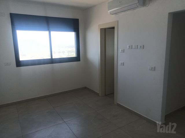 דירה, הרב הרצוג 8, צפון מערב מרכז העיר, נתניה