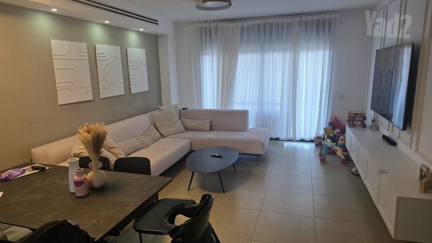 עמק 11