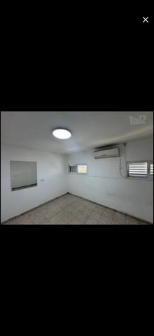 הנוטרים 48