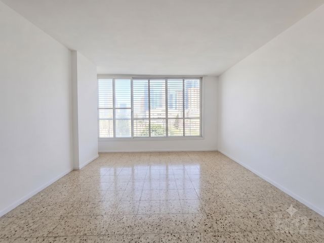 טירת צבי 8