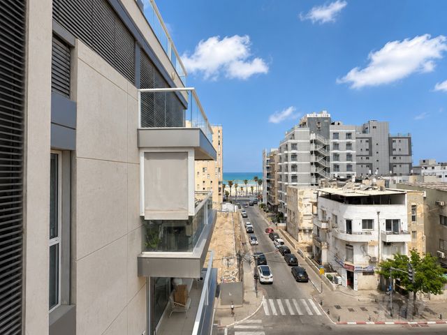 גאולה 10