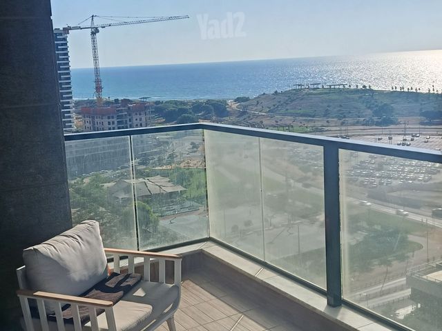 הקוממיות 