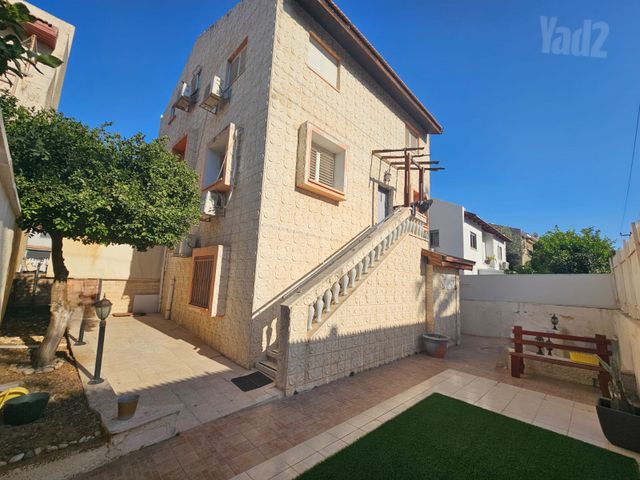 שקד 