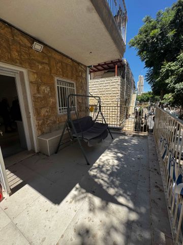 דירה למכירה בירושלים (תיווך) — 3