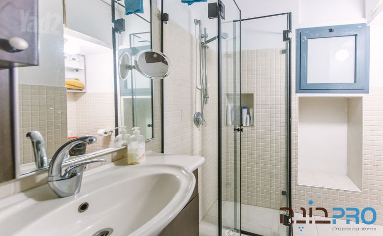 שמואל שרירא