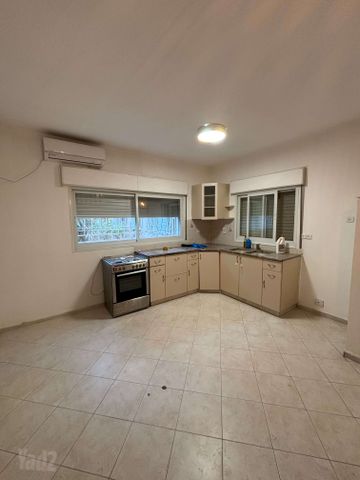 דירת גן להשכרה בירושלים (תיווך) — 3