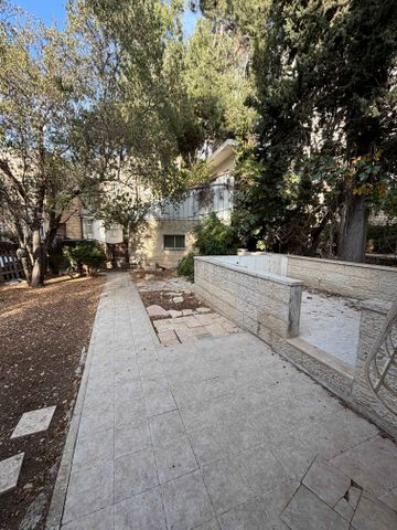 דירת גן להשכרה בירושלים (תיווך) — 2