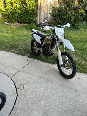 מודעת רכב הוסקוורנה FE250