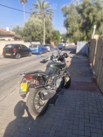 מודעת רכב אפריליה VKB- קאפונורד ראלי
