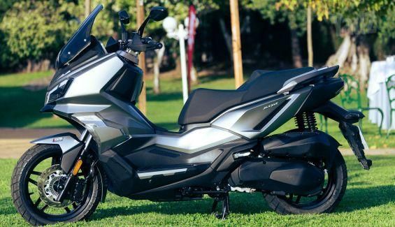 מודעת רכב סאן יאנג ADX 300