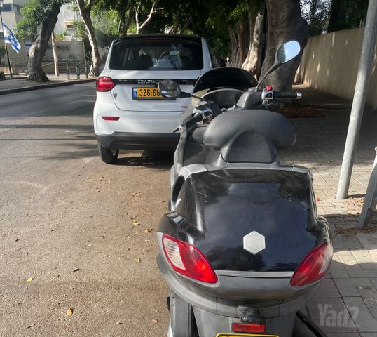 מודעת רכב פיאג'ו MP3 400