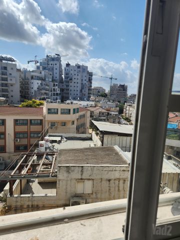 בן פתחיה 1