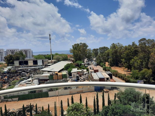 אלמוג 1