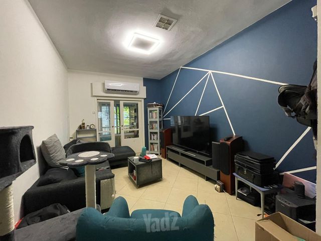 ש. בן ציון 8