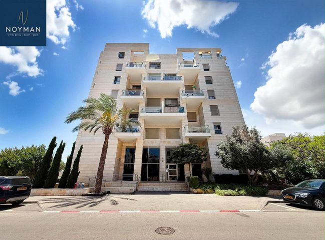 אייר 12